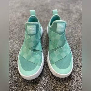 Vans Ultra Range Shoes. Size 8 women’s.